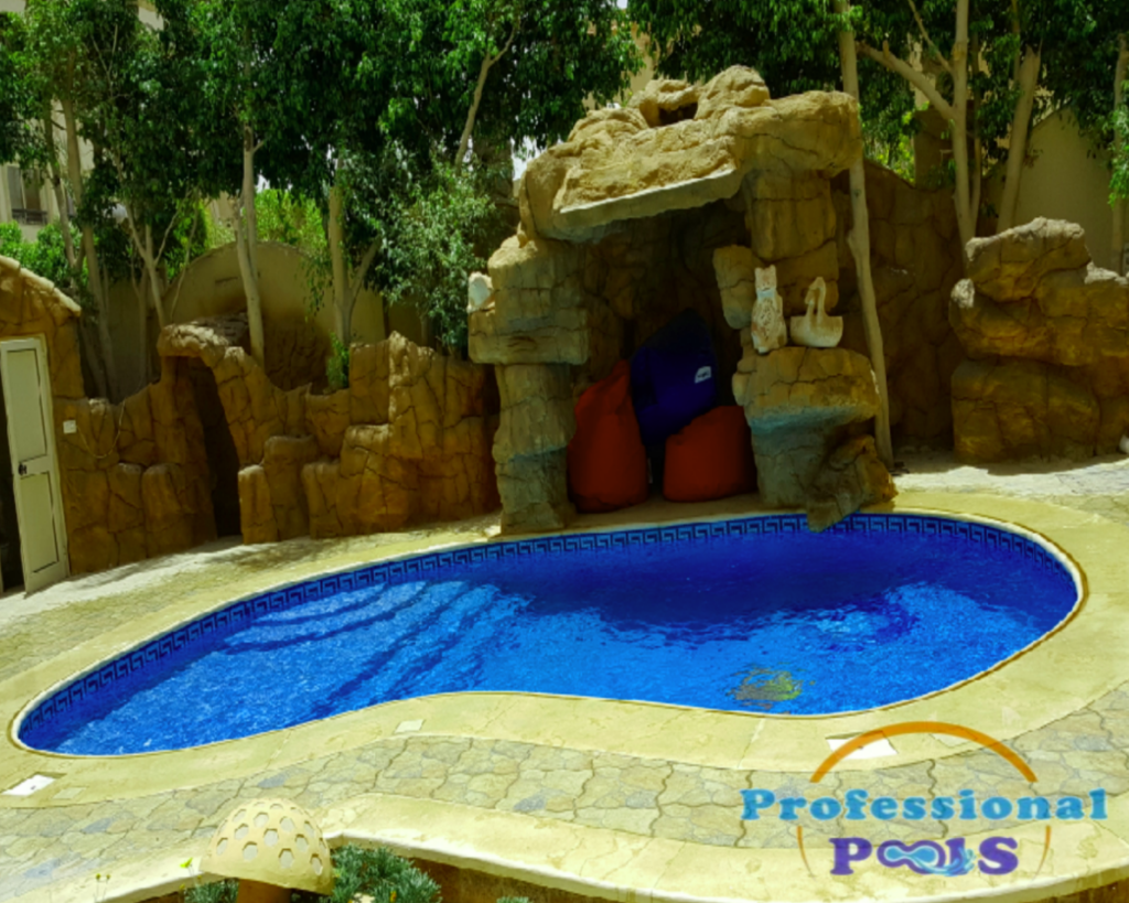 حمام سباحة اسكيمر و شلال