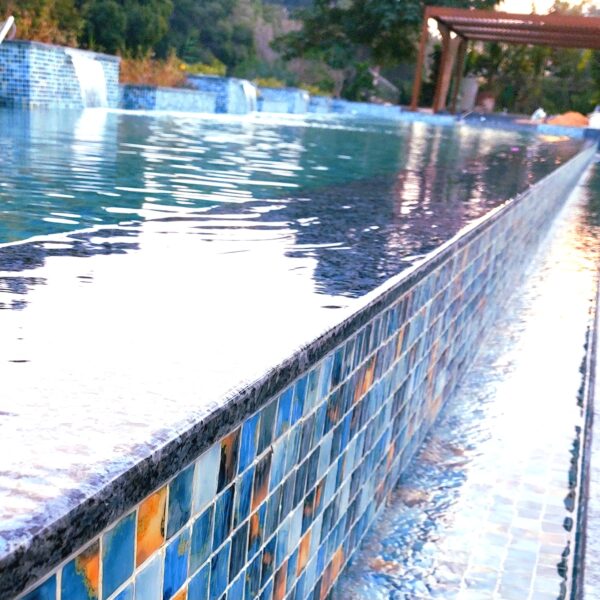 افضل تصميم و تنفيذ حمامات السباحة