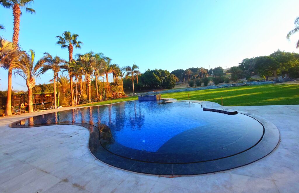 حمام سباحة روعة